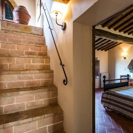 Tuscany Holiday Concierge - I Sorbi Villa Lajatico